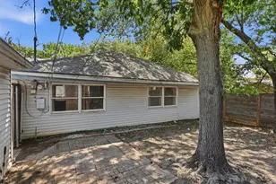 911 Reverchon Dr, Dallas, TX 75211 - Photo 21
