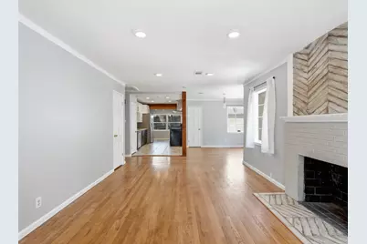 911 Reverchon Drive, Dallas, TX 75211 - Photo 5