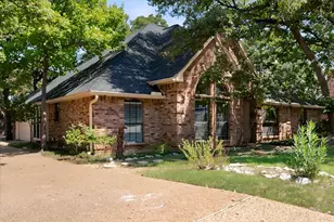 3803 Marine Ct, Arlington, TX 76016 - Photo 3