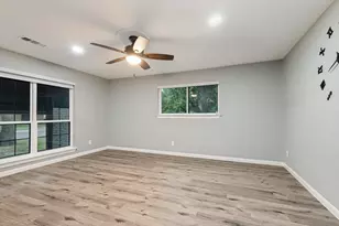 1801 Green Oaks Dr, Irving, TX 75061 - Photo 23
