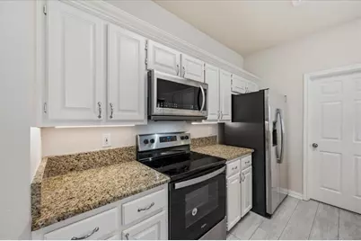 2203 Meadowstone Drive, Carrollton, TX 75006 - Photo 11