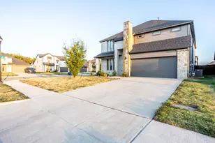 659 Bethpage Dr, Red Oak, TX 75154 - Photo 3