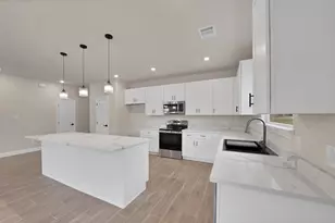 2210 San Saba Ct, Granbury, TX 76048 - Photo 9