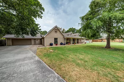 3805 Berry Hill Court, Double Oak, TX 75028 - Photo 3