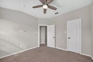 7863 Liverpool Ln, Irving, TX 75063 - Photo 25