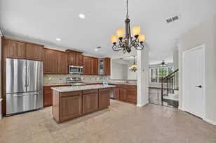 7863 Liverpool Ln, Irving, TX 75063 - Photo 11