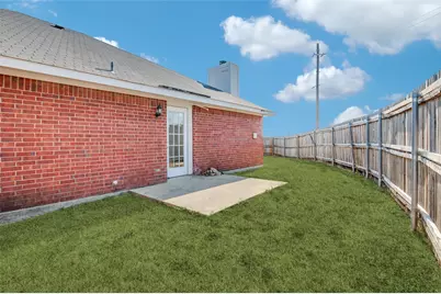 1042 Westover Drive, Lancaster, TX 75134 - Photo 11
