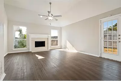 1042 Westover Drive, Lancaster, TX 75134 - Photo 3