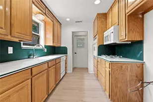 820 E Windsor Dr, Denton, TX 76209 - Photo 11