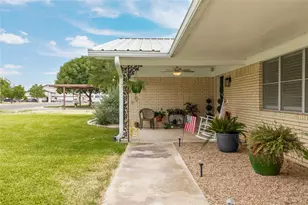 1607 Earl St, Goldthwaite, TX 76844 - Photo 33