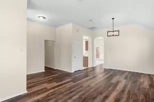 3860 Gillespie Dr, Carrollton, TX 75010 - Photo 5