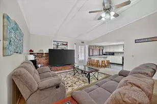 6217 Fallbrook Dr, Garland, TX 75043 - Photo 5