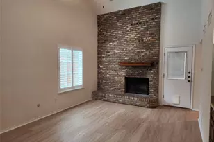 1425 Palmnold Cir W, Fort Worth, TX 76120 - Photo 5