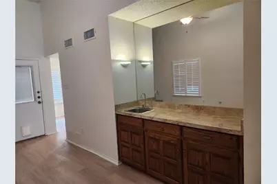 1425 Palmnold Circle W, Fort Worth, TX 76120 - Photo 5