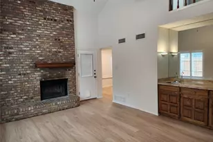 1425 Palmnold Cir W, Fort Worth, TX 76120 - Photo 3
