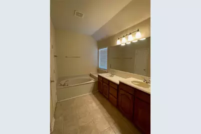1425 Landsford Drive, Allen, TX 75013 - Photo 13