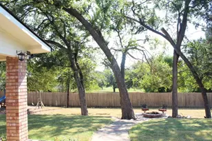 2020 Arbor Bnd St, Bonham, TX 75418 - Photo 17