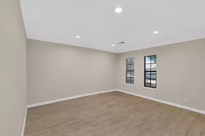2441 Lakeshore Drive, Grand Prairie, TX 75051 - Photo 9