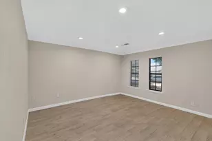 2441 Lakeshore Dr, Grand Prairie, TX 75051 - Photo 9