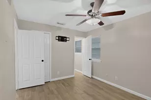 2441 Lakeshore Dr, Grand Prairie, TX 75051 - Photo 29