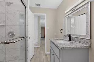 2441 Lakeshore Dr, Grand Prairie, TX 75051 - Photo 31