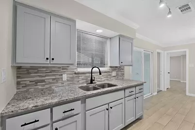 2441 Lakeshore Drive, Grand Prairie, TX 75051 - Photo 15
