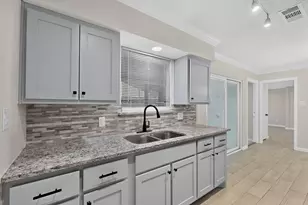 2441 Lakeshore Dr, Grand Prairie, TX 75051 - Photo 15