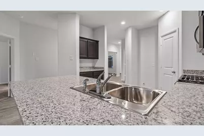 5500 Gold Pond Drive, Fort Worth, TX 76179 - Photo 9