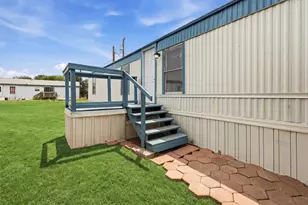 904 Flamingo Rd, Granbury, TX 76049 - Photo 3