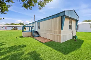 904 Flamingo Rd, Granbury, TX 76049 - Photo 1