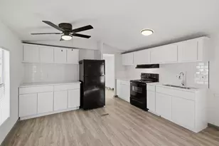 904 Flamingo Rd, Granbury, TX 76049 - Photo 9
