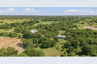 2055 County Road 1370, Alvord, TX 76225 - Photo 3