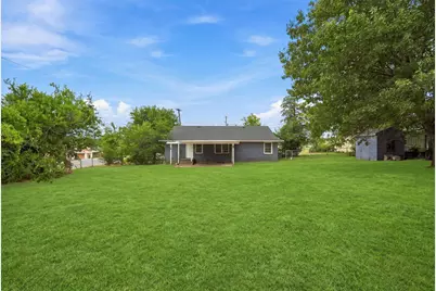 1804 E Wells Avenue, Sherman, TX 75090 - Photo 9