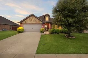 2189 Liriope Ln, Waxahachie, TX 75165 - Photo 1