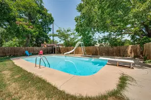 2207 Fairfax Dr, Irving, TX 75060 - Photo 23