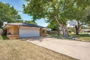 2207 Fairfax Dr, Irving, TX 75060 - Photo 5