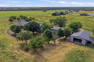 705 Clb Lk Rd, Whitesboro, TX 76273 - Photo 3