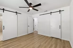 8148 Clearsprings Rd, Dallas, TX 75240 - Photo 17