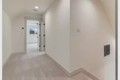 205 W 7th Street, Justin, TX 76247 - Photo 27
