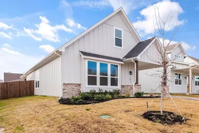 205 W 7th Street, Justin, TX 76247 - Photo 3