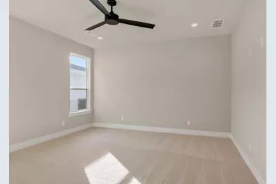 207 W 7th Street, Justin, TX 76247 - Photo 31