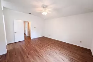 301 Hillside Ct, Garland, TX 75043 - Photo 11