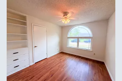 301 Hillside Court, Garland, TX 75043 - Photo 13