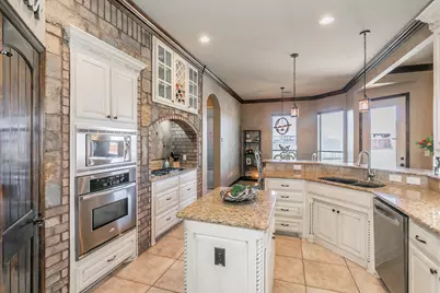 1173 Durango Springs Drive, Fort Worth, TX 76052 - Photo 13