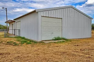 437 Jakes Rd, Bowie, TX 76230 - Photo 23