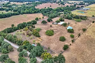 437 Jakes Rd, Bowie, TX 76230 - Photo 11