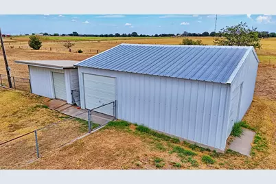 437 Jakes Road, Bowie, TX 76230 - Photo 7