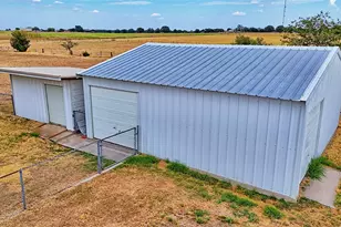437 Jakes Rd, Bowie, TX 76230 - Photo 7