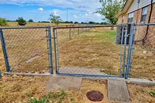 437 Jakes Rd, Bowie, TX 76230 - Photo 39