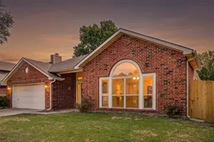 2049 Wedgewood Dr, Grapevine, TX 76051 - Photo 1